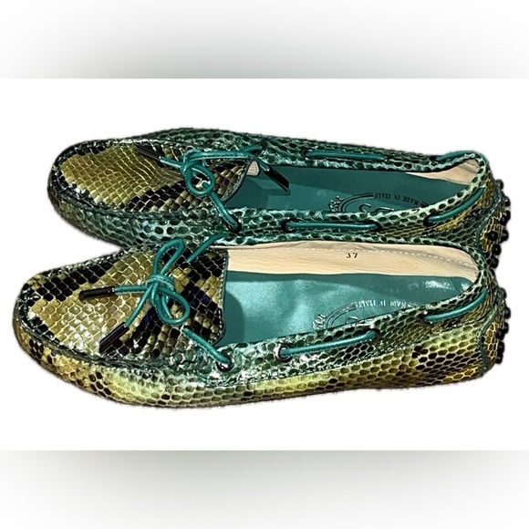 TOD’S Green/Black Python Gommino Bow Loafers, Size 37 - Picture 4 of 9